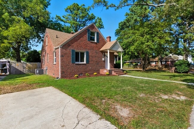 Building Photo - WELCOME TO WILLOUGHBY TERRACE!!!