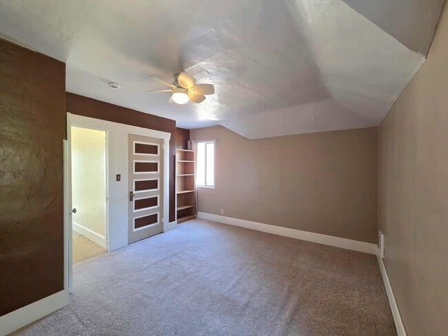 Building Photo - Large 4 Bedroom 2 Bath in Quaint Waterville