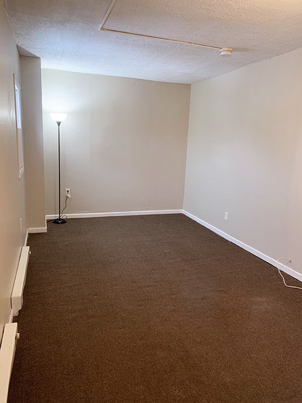 Building Photo - 245 S Washington St