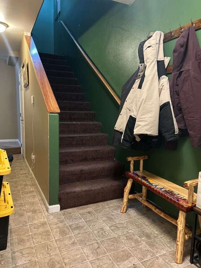 Building Photo - Century 21 Gold Rush - 3 bed, 2.5 bath (North Pole)