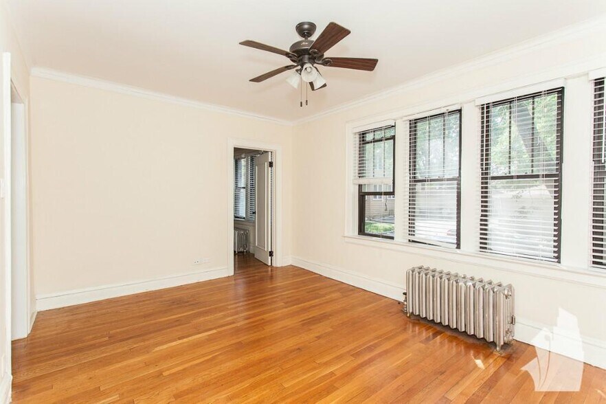 Building Photo - 4721 N Leavitt St