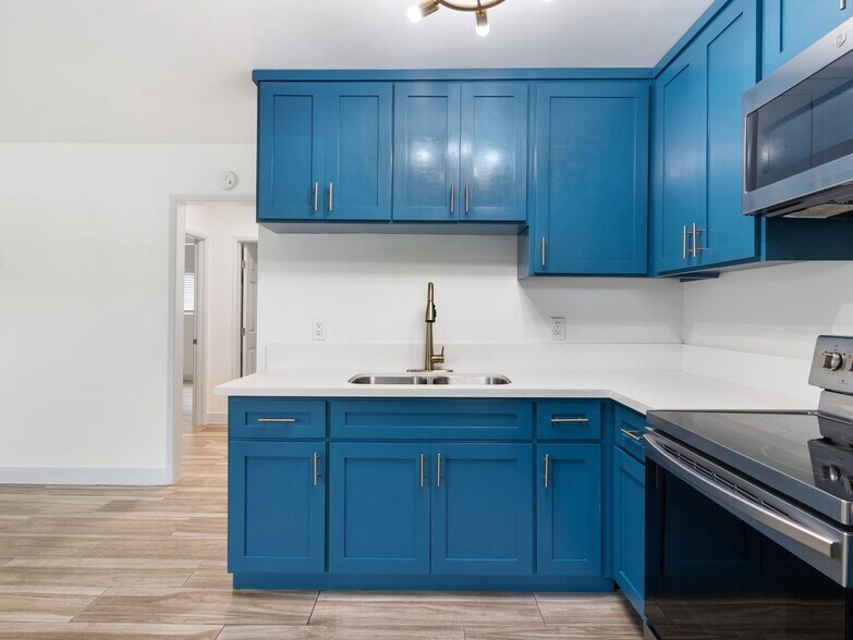 Building Photo - 1332 Walnut Ave