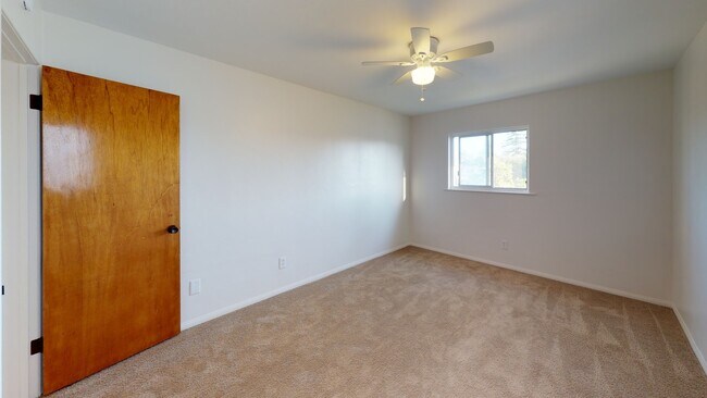Building Photo - 1030 Isabella Ave