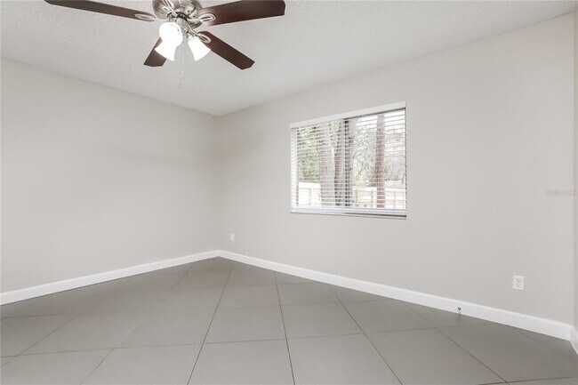 Building Photo - 7733 Range Dr