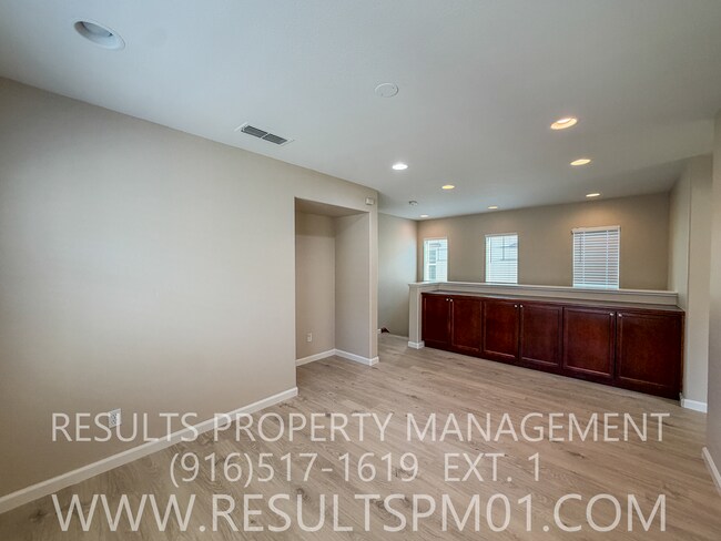Building Photo - 1177 Impressionist Loop