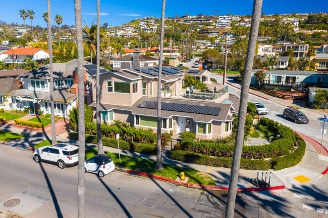 Building Photo - Stunning, Luxury La Jolla Shores Location with Panoramic Ocean Views!!