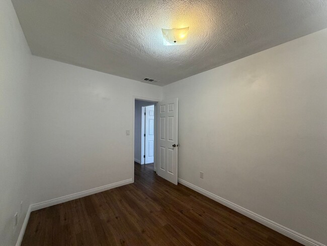 Building Photo - 281 Armory Rd