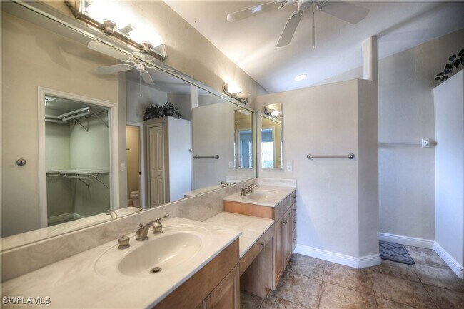 Building Photo - 409 SW 7th St