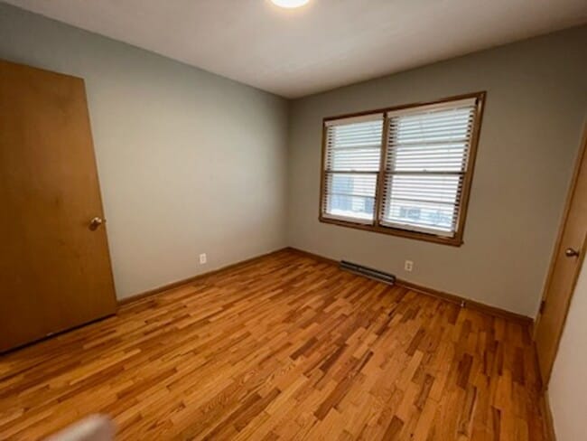 Building Photo - GREAT LOCATION!! Close to Mercy Hospital!