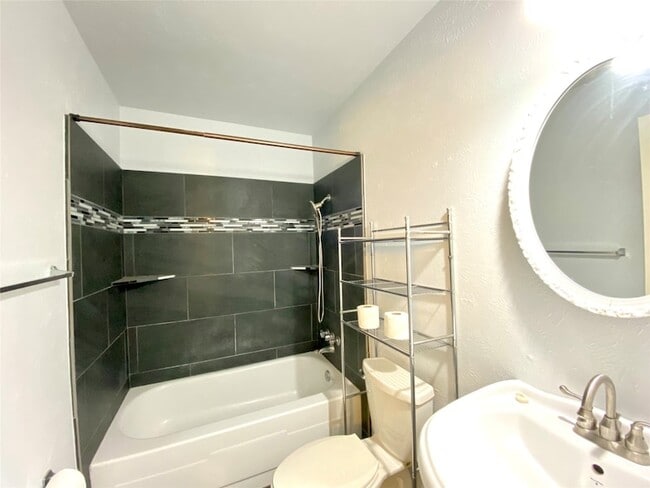 Building Photo - 1428 Big Bend Dr