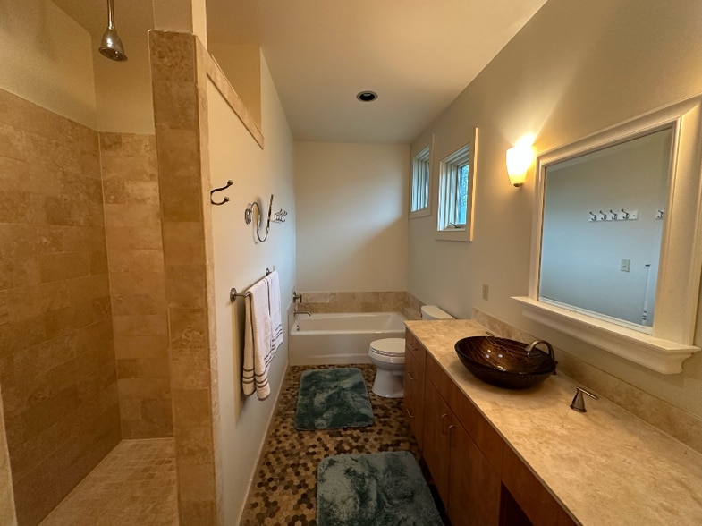 Building Photo - 6316 Constance St