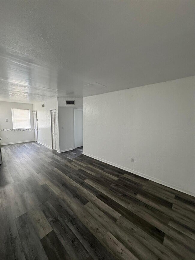 Building Photo - 3221 NW 48th St
