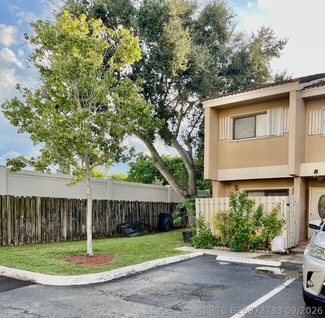 Building Photo - 3555 NW 91st Ln