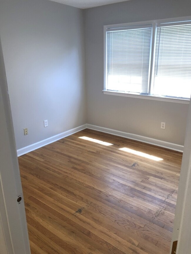 Building Photo - BIG House & BIG Fenced Yard. Plus Master S...