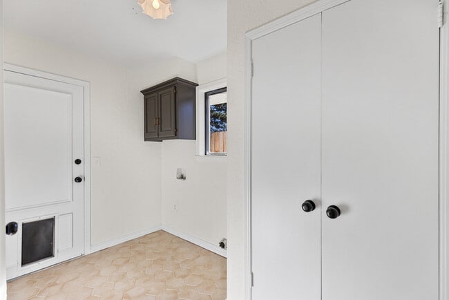 Building Photo - 11416 Leaning Elm Rd