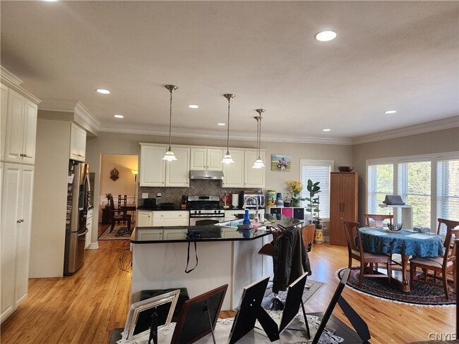 Building Photo - 4560 Providence Rd