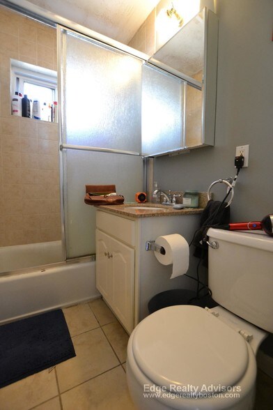 Building Photo - 61-63-63 Surrey St