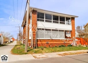 Building Photo - 204 1/2 W Houston