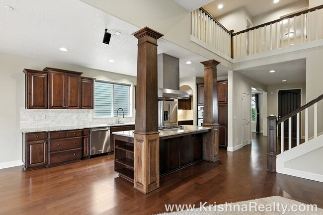 Building Photo - Gorgeous 6 BD* 3 BA* Single Family Home Located In Charming Arbor Meadows In Portland! **Minutes ...