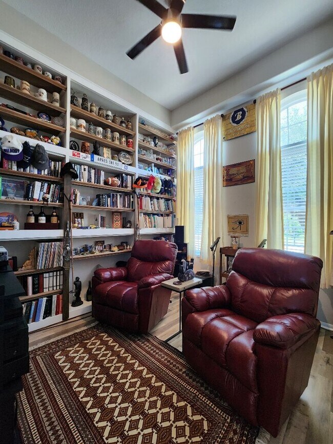 Building Photo - Beautiful 4 Bedroom 4 Bath Home In Ruskin