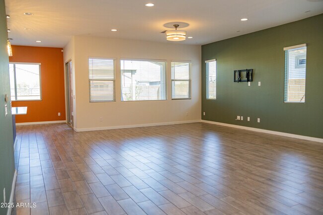 Building Photo - 4336 E Austin Dr