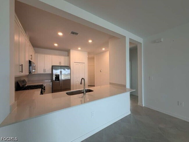 Building Photo - 14778 Martingale Pl