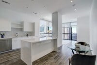 Building Photo - 1211 Caroline St