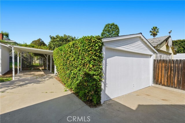 Building Photo - 815 S Juanita Ave