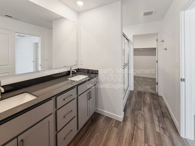 Building Photo - 4100 W Cirrus Ln