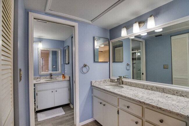 Building Photo - Seasonal Short-Term Villa at Augusta Villas in Plantation!