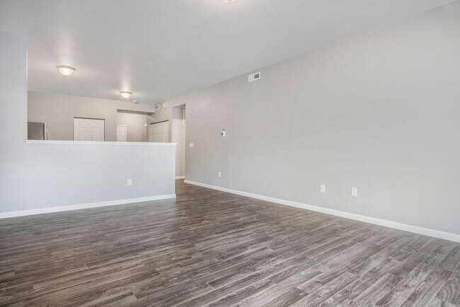 Building Photo - 15901 Cedar Dr
