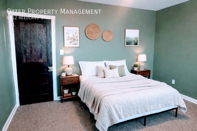 Building Photo - 6212 Reedland St