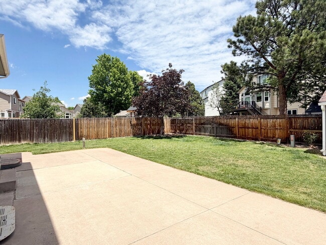 Building Photo - 2825 Dristol Dr