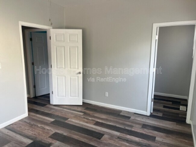 Building Photo - 117 W 36th St