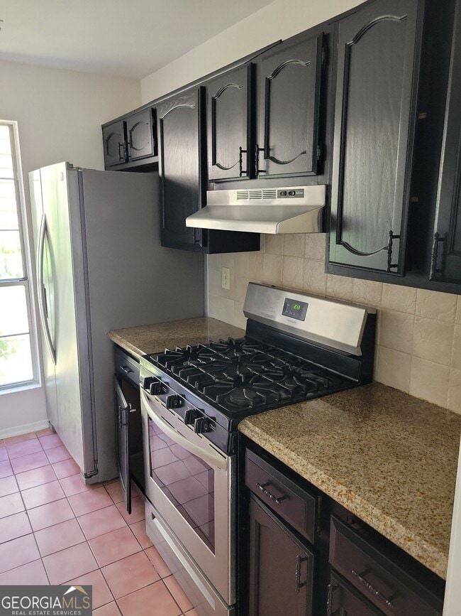 Building Photo - 3111 Linden Dr