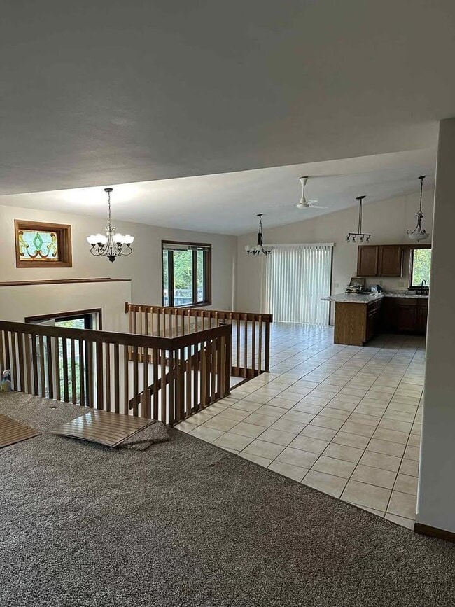 Building Photo - 5314 N Cook St