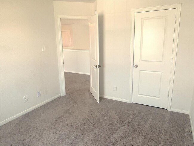 Building Photo - 14302 Beach Pine Trail