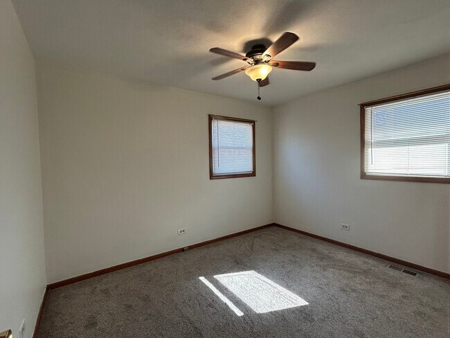 Building Photo - 207 N Lord Ave