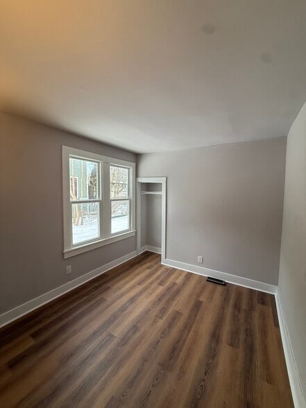 Building Photo - 184 Church St