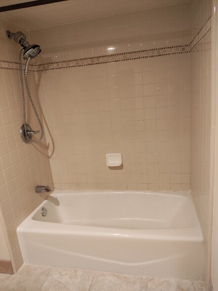 Building Photo - 1925 Logan Ave S