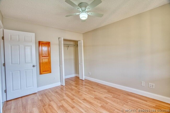 Building Photo - 3151 SE Aster Ln