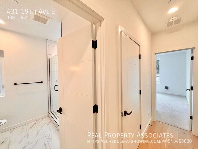 Building Photo - 431 19th Ave E