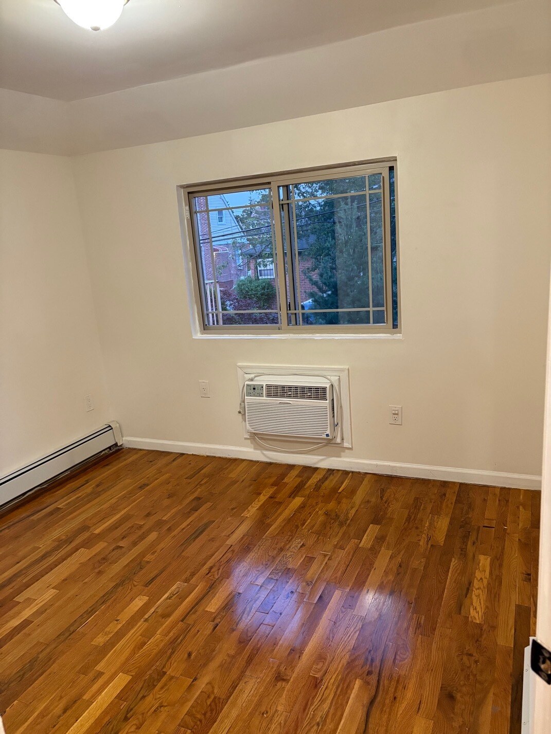Room 3 - Master Bedroom - 13551 223rd St