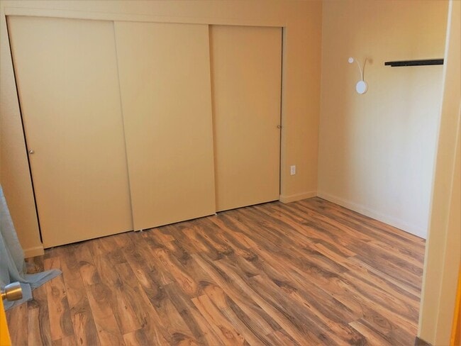 Building Photo - Quaint condo located in the heart of Glendale