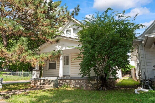 Building Photo - Furnished, short-term rental just blocks from KU Med available now!