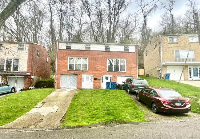 Building Photo - 445-447 Idlewood Road