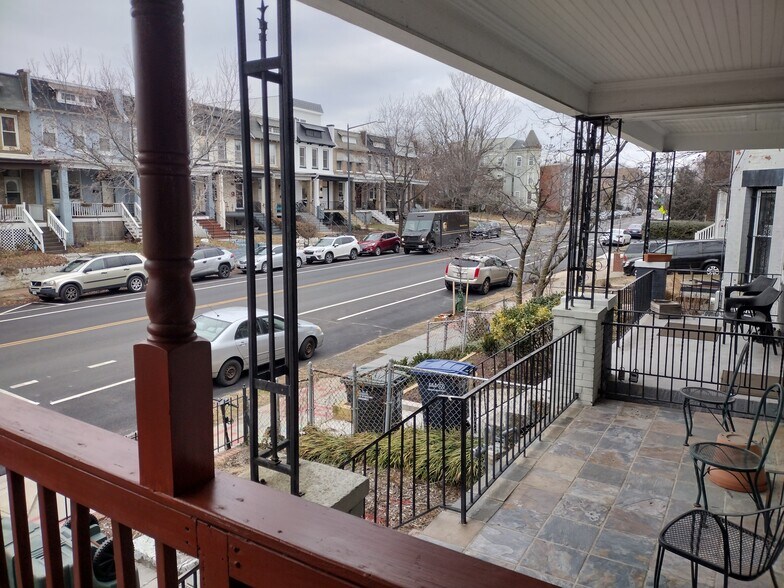 Building Photo - 1933 4th St NE