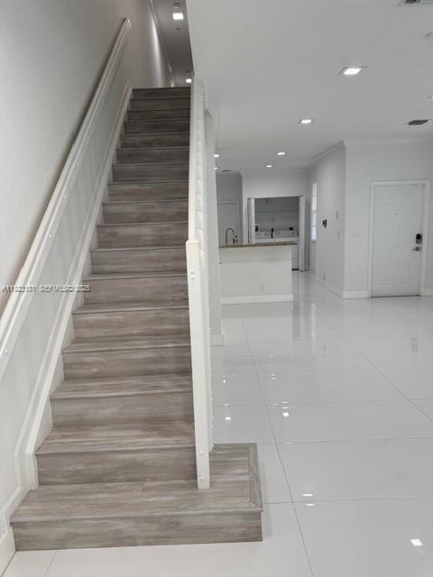 Building Photo - 3872 Tree Top Dr