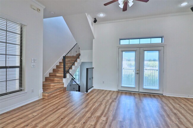 Building Photo - 3446 Clearview Villa Way