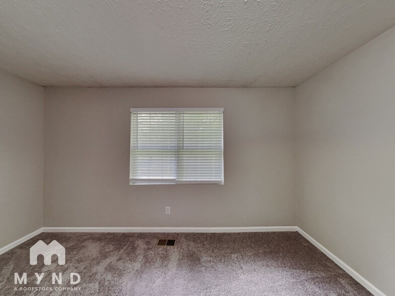 Building Photo - 62 Pinnacle Way